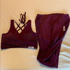 True texture Gymshark Dark Ruby set